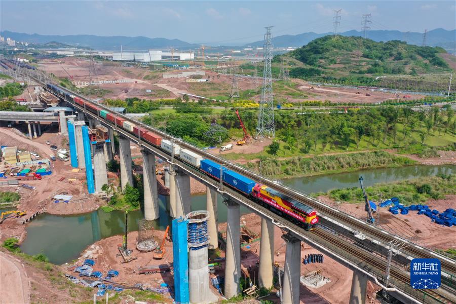 (Xinhua all-media headlines and graphic interaction) (10) Ecological beauty, industrial prosperity and cultural prosperity &mdash; &mdash; Knowledge of Ecological Priority and Green Development in Yangtze River Economic Belt