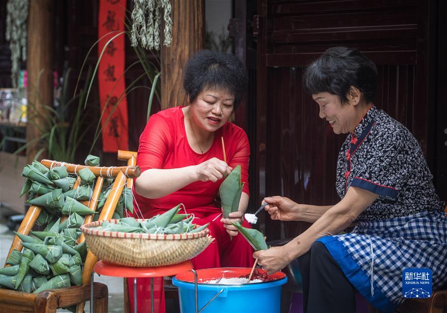 (Xinhua all-media headlines and graphic interaction) (5) Ecological beauty, industrial prosperity and cultural prosperity &mdash; &mdash; Knowledge of Ecological Priority and Green Development in Yangtze River Economic Belt